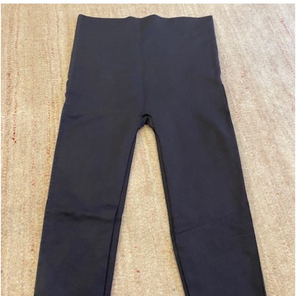 Belly Bandit Mother Tucker Capri Legging - Picture 2 of 5